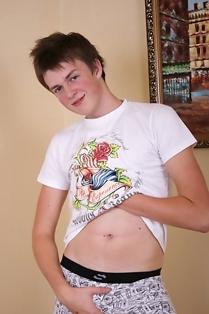 Smiling UK Twink Boy John D next door